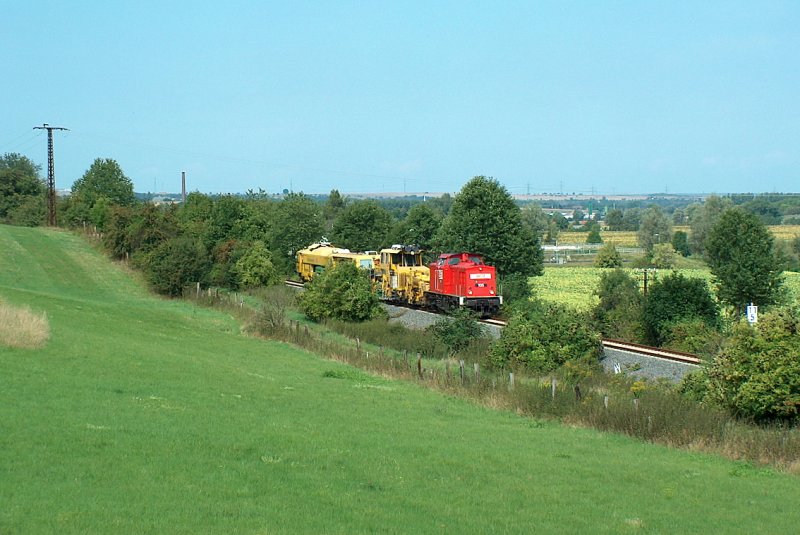 MEG 105 mit dem DBV 93776 von Karsdorf nach Braunsbedra bei Laucha (Unstrut); 27.08.2009 
