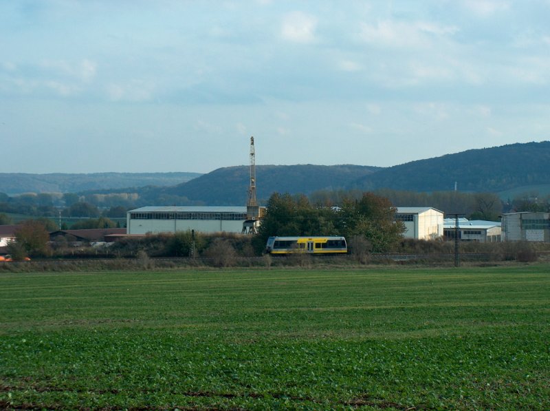 RB nach Nebra beim passieren der ehemaligen Zuckerfabrik in Laucha (Unstrut); 17.10.2008