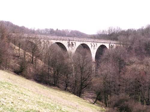 Schnecktalbrücke bei Bad Bibra; April 2006 (Foto: Klaus Erbeck)