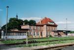 Das Bahnhofsgebäude in Laucha (Unstrut) in den 90iger Jahren; (Foto: Familie Gorsegner)