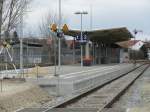 Der modernisierte Bahnsteig 1 und 2 am 12.03.2012 in Laucha.