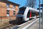 Abellio 1648 448 als RB 80560 von Naumburg (S) Ost nach Wangen, am 28.04.2021 beim Halt in Kirchscheidungen.