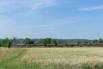 EBS V200 507 mit leeren Getreidewagen Richtung Naumburg (S), am 27.06.2026 auf der Unstrutbahn bei Ro�bach. (Foto: Wolfgang Krolop)