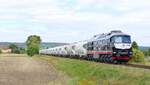 Die f�r den Modellbahnshop elriwa werbende EBS 241 449-8 war am 24.08.2026 auf der Unstrutbahn in Kleinjena mit Zement aus Karsdorf Richtung Naumburg unterwegs. Ziel der Wagen ist Polen. (Foto: Wolfgang Krolop)