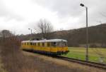 DB Netz Instandhaltung 726 002-9 + 725 002-0 bei der Einfahrt in Nebra als NbZ 94022 nach Naumburg Hbf; 12.03.2012 