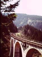 Am 10.05.1980 fotografierte Klaus Pollmächer diese Brücke bei Lauscha.