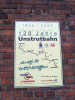 Die Jubiläums-Infotafel zu 120 Jahre Unstrutbahn, am 16.03.2015 in Nebra.