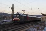 DB ES 64 U2-018 mit der RB 16324 von Halle (S) Hbf nach Eisenach, am 27.01.2014 beim Halt in Naumburg Hbf.