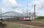 EBS 243 822 + FWK 155 119 auf am 08.04.2021 in Naumburg Hbf auf Überführungsfahrt von Kassel Hbf nach Karsdorf.