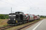 Am Nachmittag des 16.06.2023 zog die 202 738-1 der EBS Erfurter Bahnservice GmbH in Naumburg (S) Hbf die EBS 187 420 und die FWK Loks 155 195,143 056, 143 124 als Lokzug nach Karsdorf.
