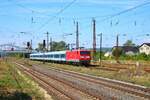 DB 112 166, für die Weser Ems Eisenbahn GmbH im Einsatz, mit der zusätzlichen RB 31397 von Saalfeld (S) nach Halle (S) Hbf, am 24.08.2022 bei der Einfahrt in Naumburg (S) Hbf. Diese Züge verkehrten im Auftrag von Abellio Rail Mitteldeutschland schland während der Zeit des 9-Euro-Tickets.