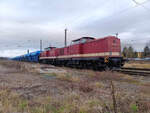 PRESS 204 237 + 114 703 am 16.12.2024 mit Schotterwagen in Naumburg (S) Hbf. (Foto: Kevin Demur)