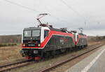EBS 143 056-0 + 143 124-6 als Tfzf Richtung Bad Ksen, am 02.01.2024 in Naumburg (S) Hbf.