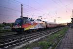 Am 29.04.2018 bespannte die MRCE 182 560  25 JAHRE DEUTSCHE WIEDERVEREINIGUNG  in Naumburg (S) Hbf den AKE-Eisenbahntouristik Rheingold-Sonderzug 51 von Berlin Hbf nach Domodossola.