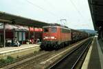 Am 28.05.2003 war die DB 140 802-0 in Naumburg (S) Hbf mit einem G�terzug Richtung Bad K�sen unterwegs.