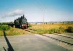 DR 80 1004 vom DB Museum Halle mit einem Foto-Güterzug von Röblingen nach Nebra, bei Vitzenburg am 21.09.1997 (Foto: Familie Gorsegner)