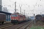 DR 250 210-2 + 242 157-6 mit dem P 3544 von Erfurt Hbf nach Halle (S) Hbf, am 22.03.1991 bei der Einfahrt in Naumburg (S) Hbf.