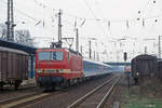 DR 243 010-6 mit dem IR 402 von München Hbf nach Leipzig Hbf, am 22.03.1991 in Naumburg (S) Hbf.