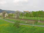 Die Unstrutbahn bei Wangen, mit Blick auf das Besucherzentrum der  Arche Nebra - Die Himmelsscheibe erleben , am 01.05.2013.