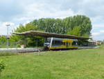 Burgenlandbahn 672 904 als RB 26874 von Naumburg Ost nach Wangen, am 21.05.2017 beeim Halt in Laucha.