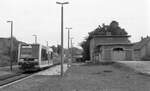 Am 17.09.1999 war der KEG VT 3.13 im Bahnhof Karsdorf als RB nach Nebra unterwegs. (Foto: Dieter Riehemann)