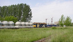 Am 26.05.2007 zieht die InfraLeuna GmbH 204 einen Zementleerzug durch Laucha nach Karsdorf.