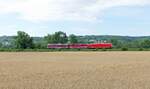 Am 24.07.2020 war die EBS 132 334 zusammen mit der FWK 243 936 und der FWK 156 002 bei Roßbach (Naumburg) in Richtung Naumburg unterwegs. (Foto: Wolfgang Krolop) 