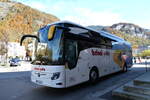 (281'861) - Aus Kroatien: Brioni, Pula - Nr. 163/PU 1163-L - Mercedes am 28. Oktober 2025 beim Bahnhof Meiringen
