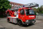 Feuerwehr Meerbusch
Florian Neuss 4/31/4
NE 2789
DL 16/4
IVECO Fiat 50-9
Aufgenommen am Tag der Offenen T�r der Feuerwehr Meerbusch-B�derich 9.5.2010.
