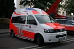 KTW (SI FW 1852) auf VW T5 der Feuerwehr Siegen
Aufgenommen beim NRW Tag in Siegen am 18.9.2010.