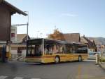 (142'072) - STI Thun - Nr. 130/BE 801'130 - MAN am 21. Oktober 2012 beim Bahnhof Seftigen