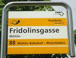 (138'688) - PostAuto-Haltestellenschild - Mhlin, Fridolinsgasse - am 6. Mai 2012