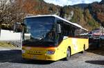 (281'853) - PostAuto Bern - Nr. 70/BE 653'387/PID 5625 - Setra am 28. Oktober 2025 beim Bahnhof Meiringen