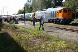 Der Sonderzug des Lausitzer Dampflokclubs nach der Ankunft in Freyburg; 13.09.2008 (Foto: G�nther G�bel)