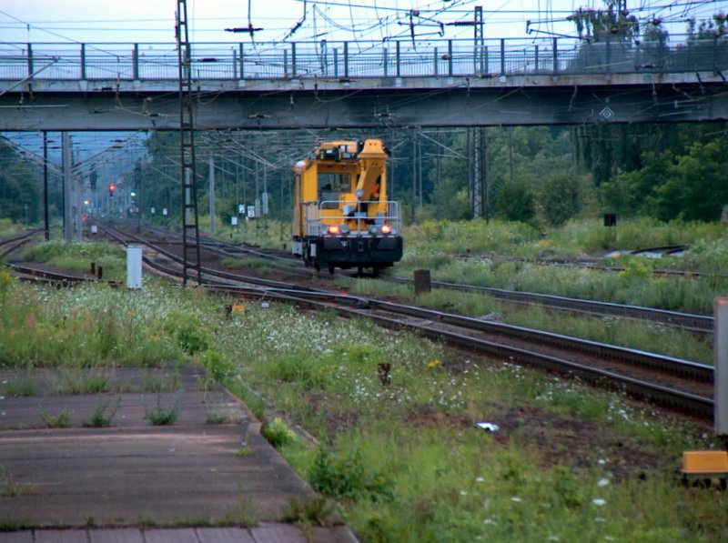 Westliches Gleisvorfeld in Naumburg (Saale) Hbf. Rechts führt das Unstrutbahngleis aus dem Bahnhof; 26.07.2007
